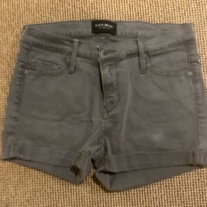 Super cool green washed out light weight twill short with cuff